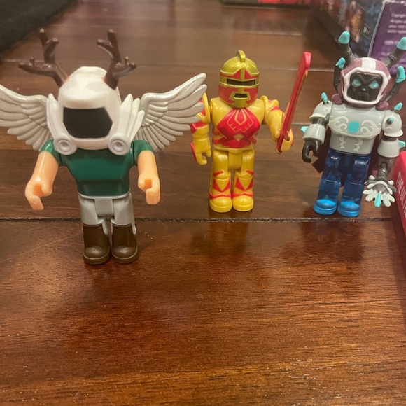 Roblox Action Figures and book. - Picture 2 of 6